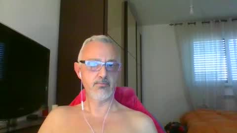 Snapshot of nevenerabis chatting on 03/10/25, 02:05 nevenerabis online show from 03/10/25, 02:05