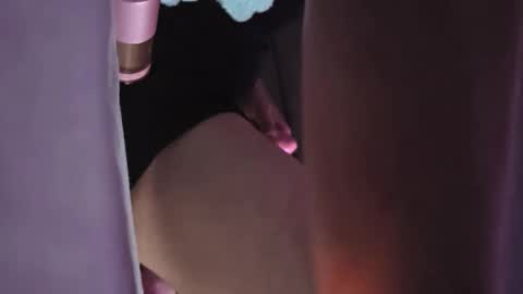 neverenough222 online show from 04/11/26, 10:41