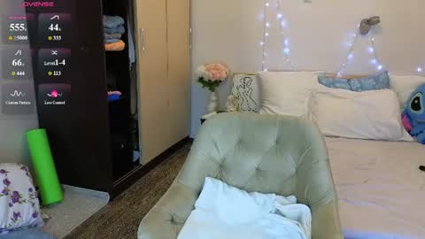 never give up  online show from 06/16/26, 12:08