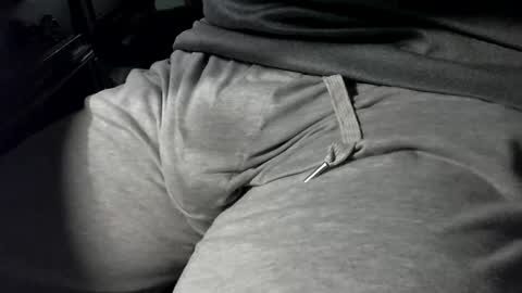 nevrsaynevr2000 online show from 10/20/25, 05:35