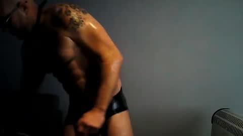 Snapshot of newcamboy1 chatting on 01/18/26, 03:43 newcamboy1 online show from 01/18/26, 03:43