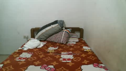 Snapshot of newest_star69 chatting on 02/20/25, 12:19 Lucy Pearl online show from 02/20/25, 12:19