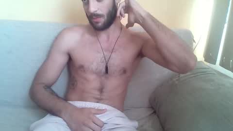 Snapshot of newt_easy chatting on 05/03/26, 02:01 Lucena BR online show from 05/03/26, 02:01