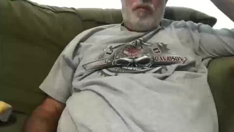 Snapshot of newtman68 chatting on 10/15/25, 07:03 newtman68 online show from 10/15/25, 07:03