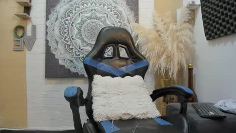 Snapshot of nextboywell1 chatting on 02/13/26, 07:54 Yeison online show from 02/13/26, 07:54