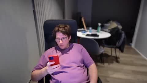 Snapshot of nextgenerationdave100 chatting on 12/07/24, 10:06 nextgenerationdave100 online show from 12/07/24, 10:06