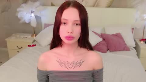 Snapshot of neya_milk chatting on 03/26/26, 11:27 Neya online show from 03/26/26, 11:27