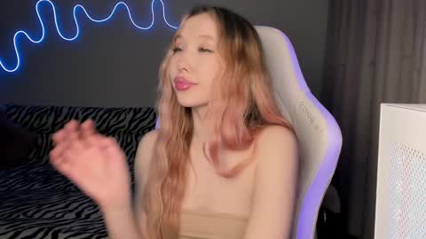 Snapshot of neyrmina chatting on 02/27/25, 04:21 Mina online show from 02/27/25, 04:21