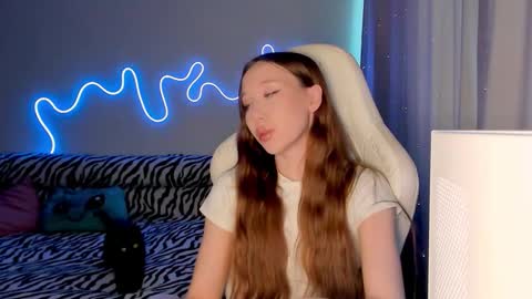 Snapshot of neyrmina chatting on 02/04/26, 09:48 Mina online show from 02/04/26, 09:48