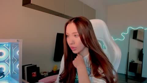 Mina online show from 05/04/26, 08:21