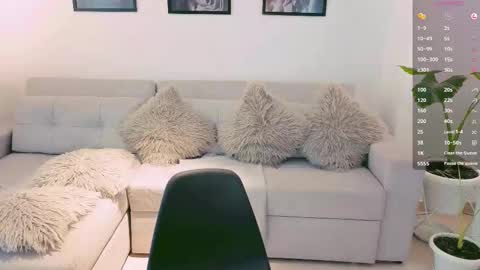 Snapshot of neythan__blaze chatting on 10/06/25, 06:05 online show from 10/06/25, 06:05