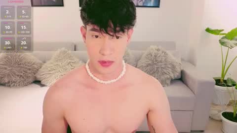 Snapshot of neythan__blaze chatting on 10/27/25, 10:14 online show from 10/27/25, 10:14