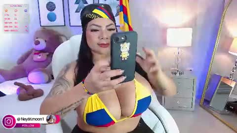 Sandra online show from 06/17/26, 12:07
