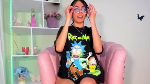 Snapshot of nezo_ chatting on 02/12/25, 05:26 Angie Instagram angie julianac add me online show from 02/12/25, 05:26