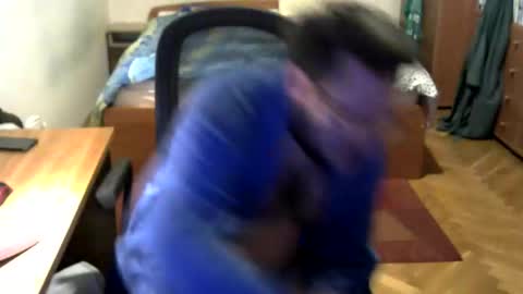 Snapshot of nezoss chatting on 12/17/25, 07:47 nezoss online show from 12/17/25, 07:47