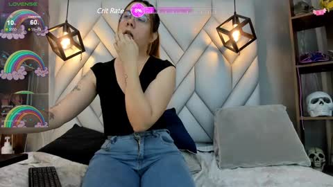 Snapshot of nezukokamado1_ chatting on 02/04/25, 07:44 Milena online show from 02/04/25, 07:44