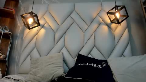 Snapshot of nezukokamado1_ chatting on 02/10/25, 07:17 Milena online show from 02/10/25, 07:17