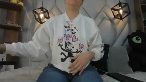 Snapshot of nezukokamado1_ chatting on 03/11/25, 07:47 Milena online show from 03/11/25, 07:47