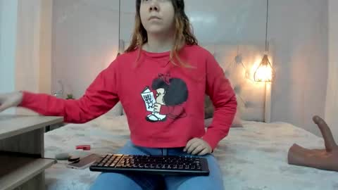 Snapshot of nezukokamado1_ chatting on 11/30/25, 11:47 Milena online show from 11/30/25, 11:47