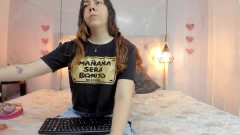Snapshot of nezukokamado1_ chatting on 07/06/26, 01:19 Milena online show from 07/06/26, 01:19