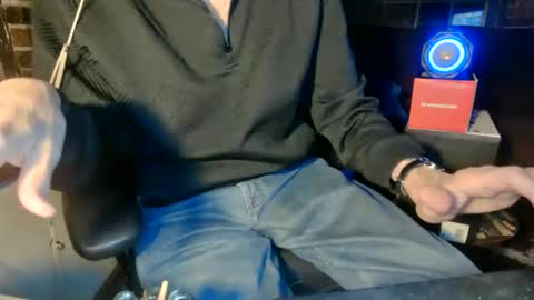Snapshot of nfgwholoves2cum chatting on 04/05/26, 02:09 NFG Nice Friendly Guy Dick online show from 04/05/26, 02:09