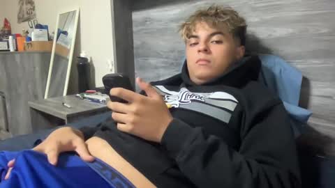 Snapshot of ngs04 chatting on 12/10/24, 01:54 ngs04 online show from 12/10/24, 01:54