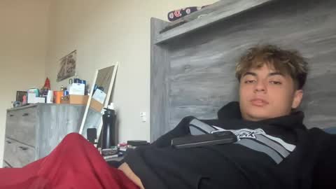 Snapshot of ngs04 chatting on 12/12/24, 08:32 ngs04 online show from 12/12/24, 08:32