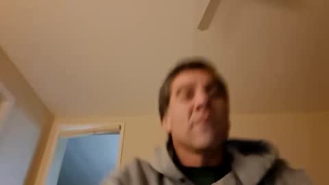Snapshot of nh241132 chatting on 05/05/26, 05:48 nh241132 online show from 05/05/26, 05:48
