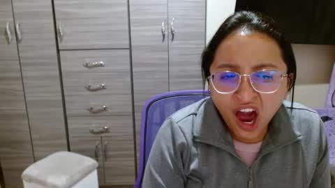 Snapshot of nia_cop chatting on 01/04/25, 03:50 Dani online show from 01/04/25, 03:50