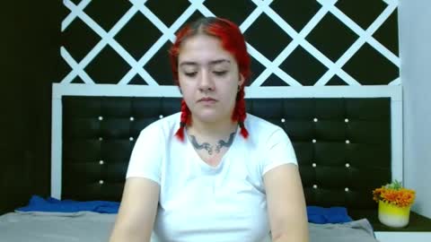 Snapshot of nia_stark chatting on 12/17/24, 02:44 Estefani online show from 12/17/24, 02:44