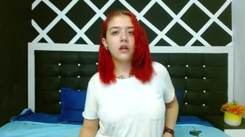 Snapshot of nia_stark chatting on 12/19/24, 11:50 Estefani online show from 12/19/24, 11:50