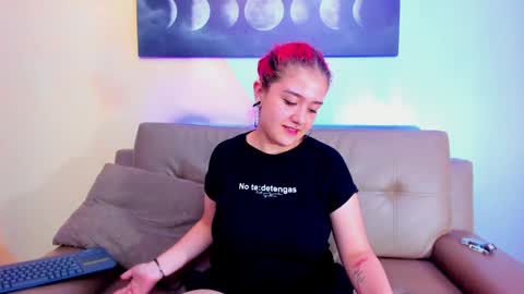 Snapshot of nia_stark chatting on 01/03/25, 06:03 Estefani online show from 01/03/25, 06:03