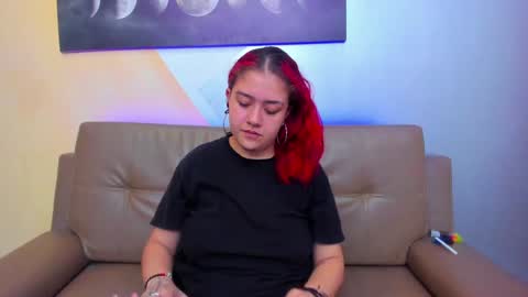 Snapshot of nia_stark chatting on 01/06/25, 02:58 Estefani online show from 01/06/25, 02:58