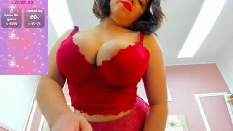 nia_taylorx online show from 05/29/26, 06:06