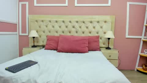 nia_taylorx online show from 05/30/26, 09:45