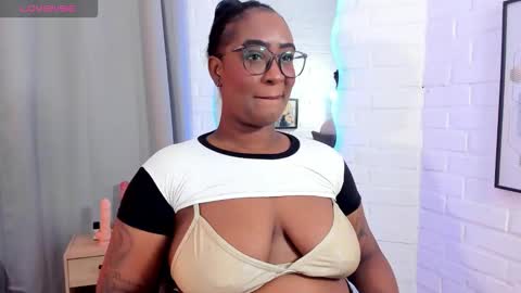 Nia online show from 10/04/25, 07:28