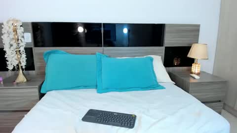 NiaPardo online show from 04/21/26, 12:00