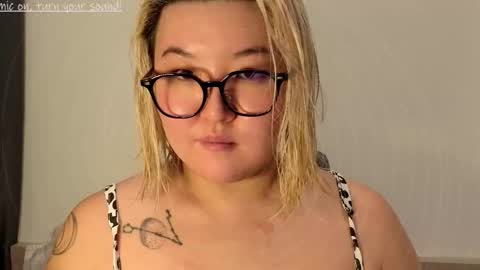 Kim online show from 11/17/25, 02:23