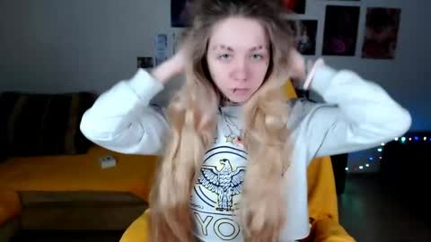 nica_kawaii online show from 05/04/26, 07:37
