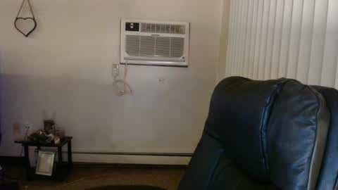 Snapshot of niccibaby chatting on 02/02/25, 12:40 Nicci babyyy online show from 02/02/25, 12:40