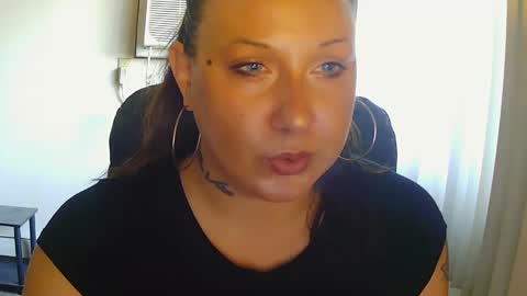 Snapshot of niccibaby chatting on 09/20/25, 03:35 Nicci babyyy online show from 09/20/25, 03:35