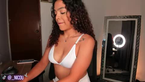 Snapshot of nicdu_xxx chatting on 10/26/25, 02:28 Nicol - New account online show from 10/26/25, 02:28