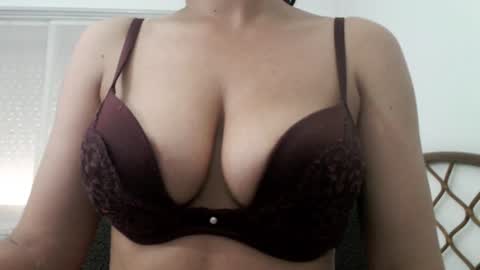 Snapshot of nicebrown chatting on 07/08/26, 01:37 Sfora online show from 07/08/26, 01:37