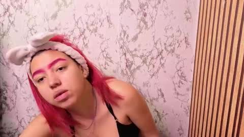 Snapshot of nicecherry_ chatting on 12/01/25, 03:55 Michell online show from 12/01/25, 03:55