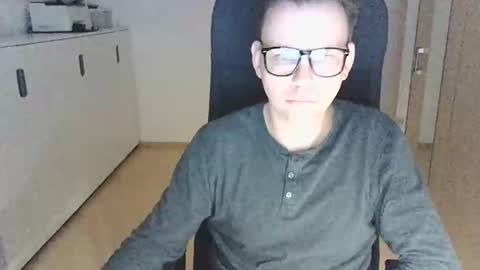 Snapshot of niceguyflo chatting on 02/27/25, 12:10 NiceGuyFlo online show from 02/27/25, 12:10