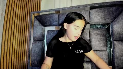 Luna online show from 12/13/25, 10:37