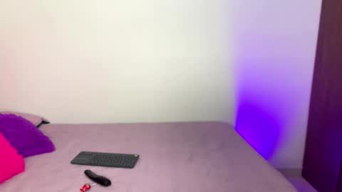 Snapshot of nicejuli19 chatting on 11/24/25, 12:32 Julieta online show from 11/24/25, 12:32