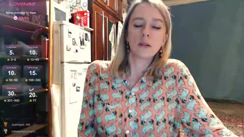 Kathrine online show from 10/26/25, 04:57