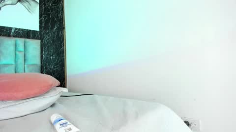 Nicolle  online show from 12/23/24, 04:28