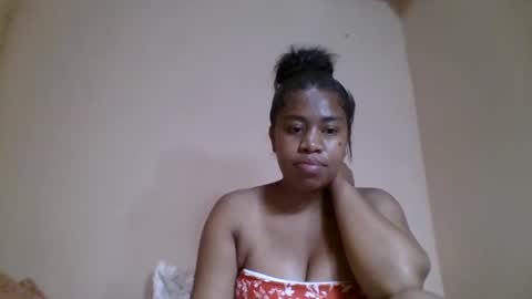 Snapshot of nicelly01 chatting on 05/06/26, 07:41 nicelly01 online show from 05/06/26, 07:41